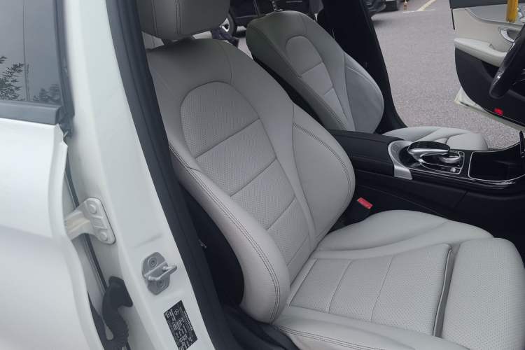 Used Mercedes-Benz C-Class 2015 C 200 Sport Edition 4MATIC Right Front Seat