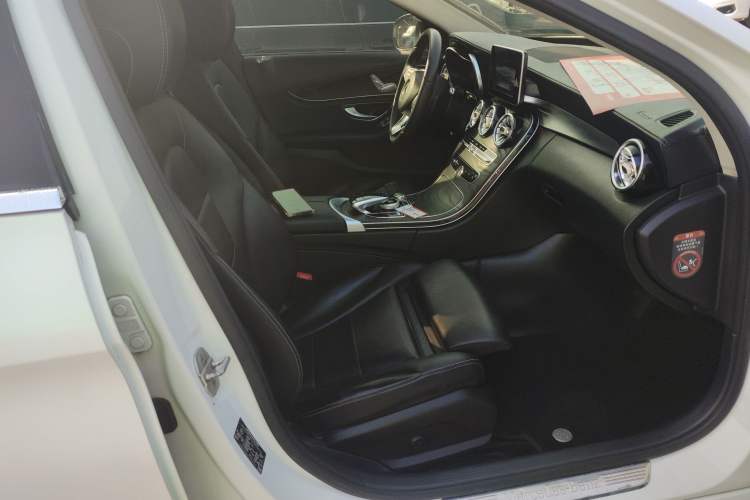 Used Mercedes-Benz C-Class 2015 Restyled C 180 L Sport Edition Right Front Seat