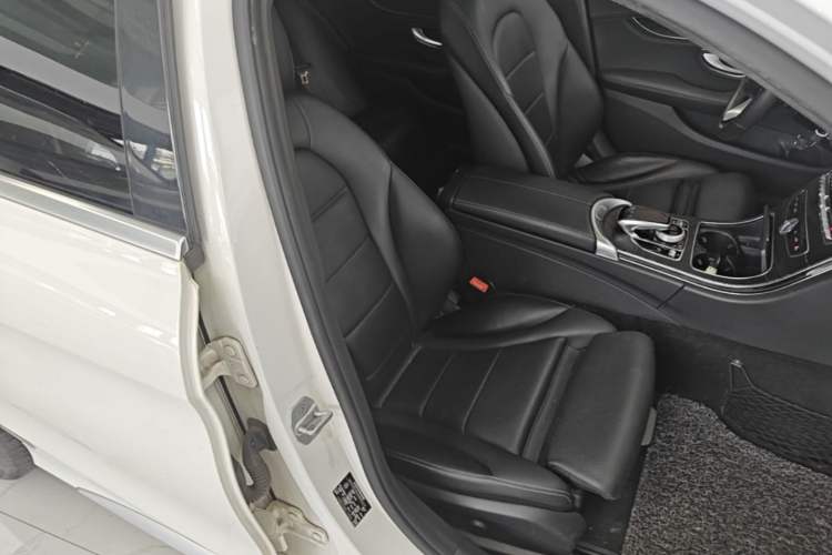 Used Mercedes-Benz C-Class 2015 Revised C 200 L Sport Edition Right Front Seat
