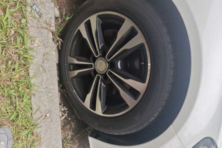 Used Mercedes-Benz C-Class 2015 C 200 Sport Edition Right Front Wheel Hub