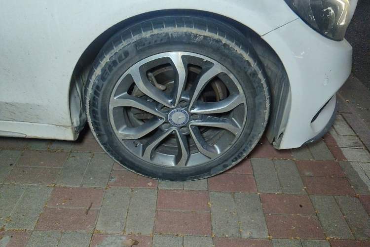Used Mercedes-Benz C-Class 2015 C 200 L Sport Edition Right Front Wheel Hub