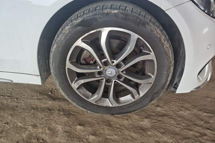 Used Mercedes-Benz C-Class 2015 Restyled C 180 L Sport Edition Right Front Wheel Hub