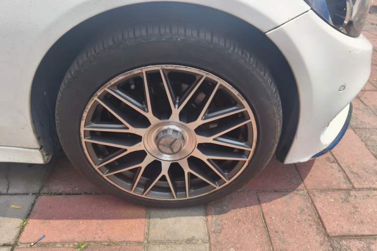 Used Mercedes-Benz C-Class 2015 C 200 L Sport Edition Right Front Wheel Hub