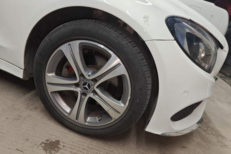 Used Mercedes-Benz C-Class 2015 Restyled C 180 L Sport Edition Right Front Wheel Hub