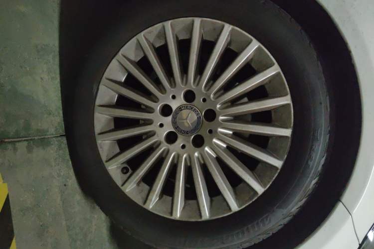 Used Mercedes-Benz C-Class 2015 C 200 L Right Front Wheel Hub