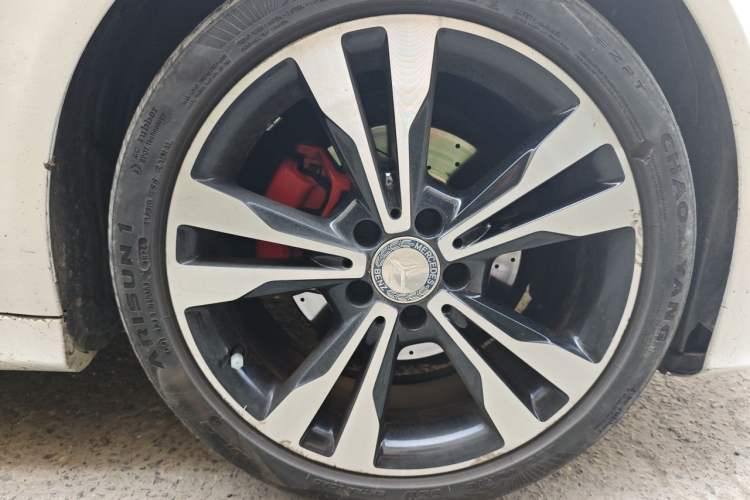 Used Mercedes-Benz C-Class 2015 C 200 Sport Edition Right Front Wheel Hub