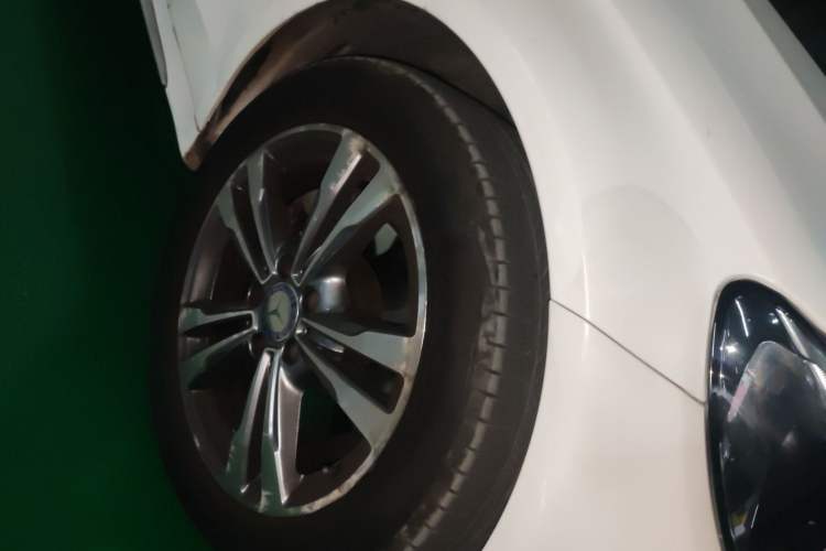 Used Mercedes-Benz C-Class 2015 Revised C 200 L Sport Edition Right Front Wheel Hub