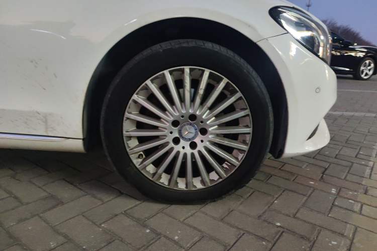Used Mercedes-Benz C-Class 2015 C 180 L Right Front Wheel Hub