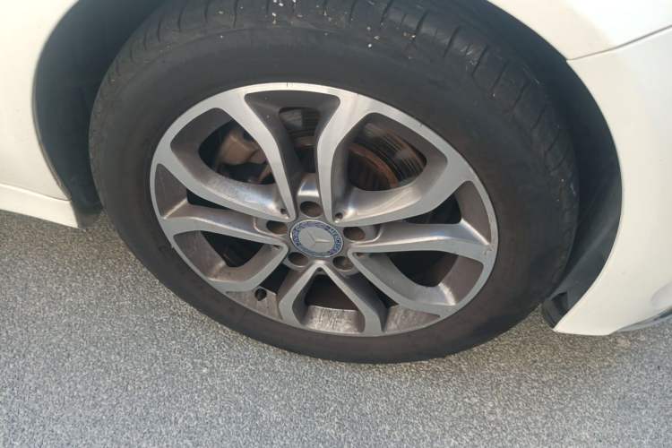 Used Mercedes-Benz C-Class 2015 C 180 L Sport Edition Right Front Wheel Hub