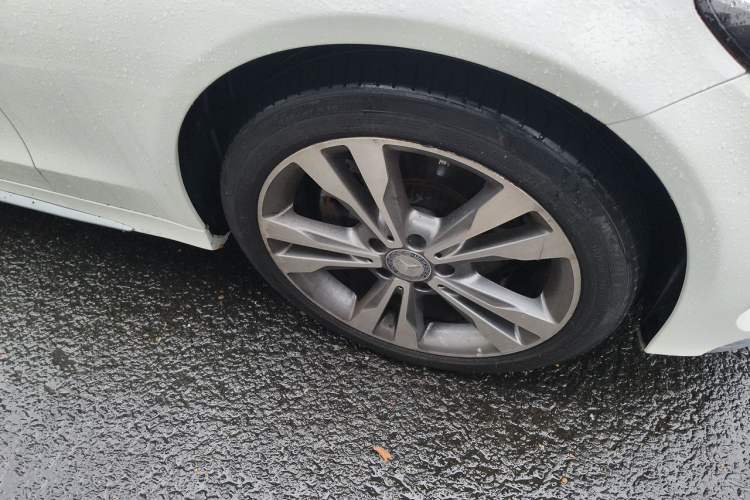 Used Mercedes-Benz C-Class 2015 C 200 L 4MATIC Sport Edition Right Front Wheel Hub