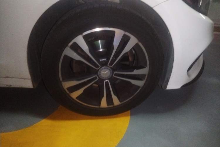 Used Mercedes-Benz C-Class 2015 C 200 Sport Edition Right Front Wheel Hub
