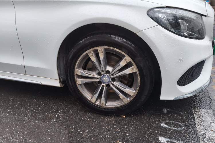 Used Mercedes-Benz C-Class 2015 Revised C 200 L Sport Edition Right Front Wheel Hub
