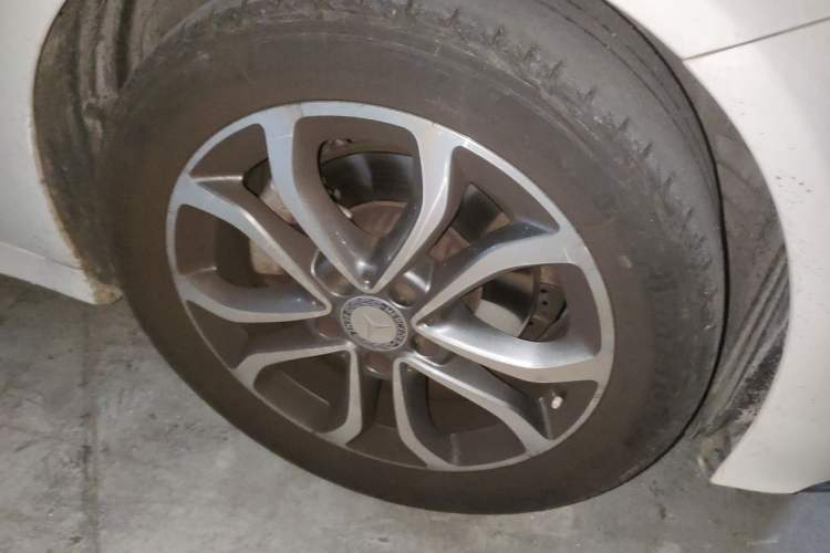 Used Mercedes-Benz C-Class 2015 Facelift C 180 L Right Front Wheel Hub