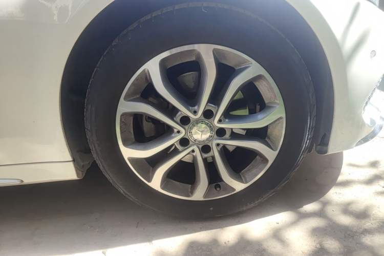 Used Mercedes-Benz C-Class 2015 C 200 L Sport Edition Right Front Wheel Hub
