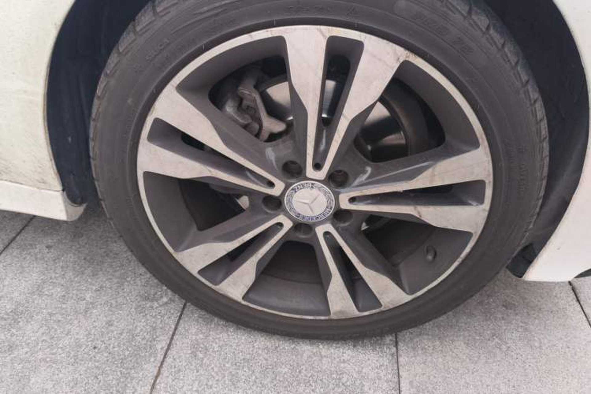 Used Mercedes-Benz C-Class 2015 C 200 Sport Edition 4MATIC Right Front Wheel Hub