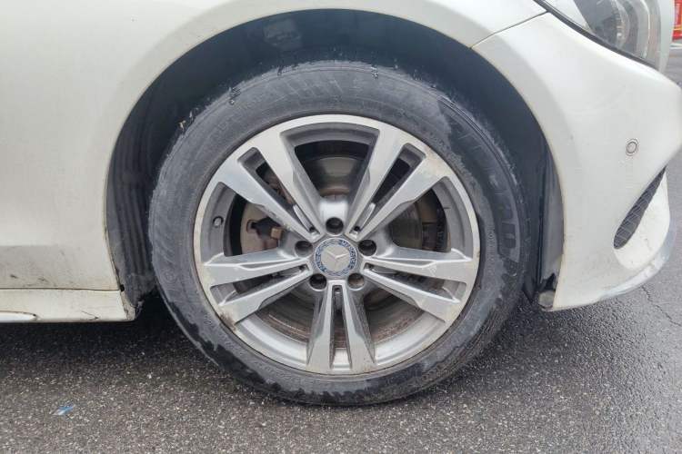 Used Mercedes-Benz C-Class 2015 Revised C 200 L Sport Edition Right Front Wheel Hub