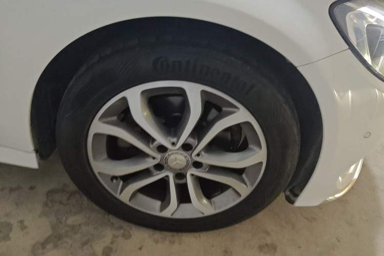 Used Mercedes-Benz C-Class 2015 C 200 L Sport Edition Right Front Wheel Hub