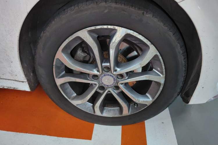 Used Mercedes-Benz C-Class 2015 Revised C 200 L Sport Edition Right Front Wheel Hub