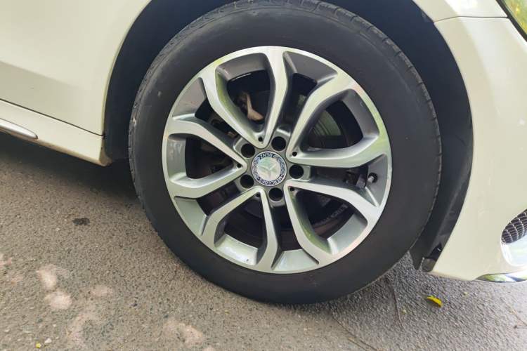 Used Mercedes-Benz C-Class 2015 Facelift C 180 L Right Front Wheel Hub