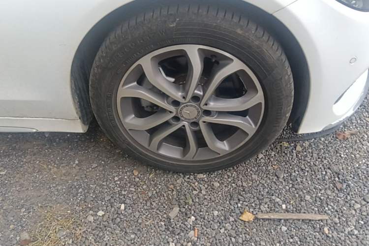 Used Mercedes-Benz C-Class 2015 Revised C 200 L Sport Edition Right Front Wheel Hub
