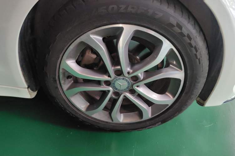 Used Mercedes-Benz C-Class 2015 Restyled C 180 L Sport Edition Right Front Wheel Hub