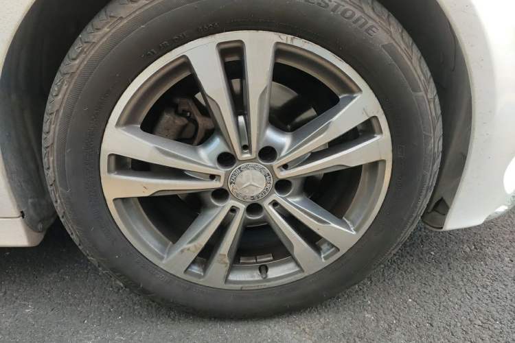 Used Mercedes-Benz C-Class 2015 Revised C 200 L Sport Edition Right Front Wheel Hub