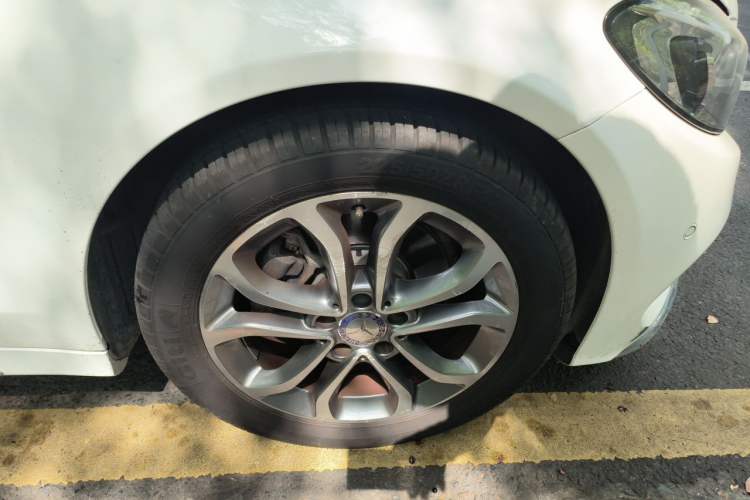 Used Mercedes-Benz C-Class 2015 C 200 L Sport Edition Right Front Wheel Hub