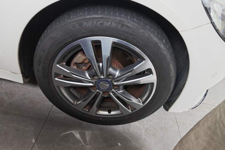 Used Mercedes-Benz C-Class 2015 Revised C 200 L Sport Edition Right Front Wheel Hub