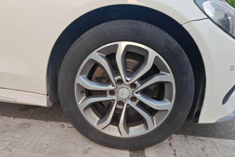 Used Mercedes-Benz C-Class 2015 C 180 L Sport Edition Right Front Wheel Hub