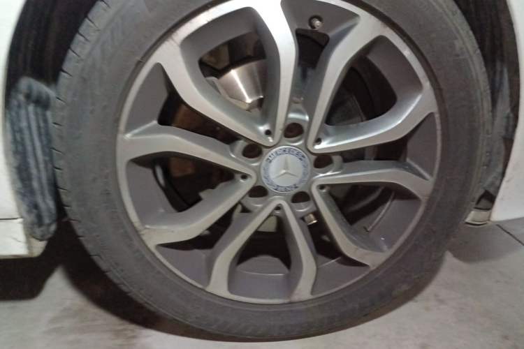 Used Mercedes-Benz C-Class 2015 Revised C 200 L Sport Edition Right Front Wheel Hub