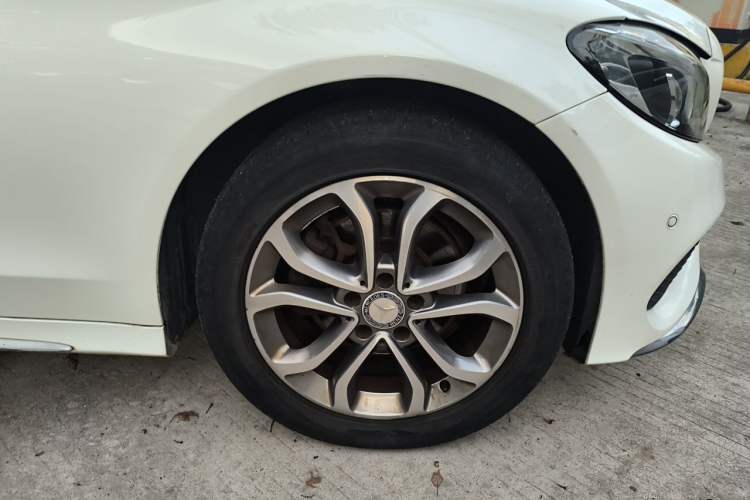 Used Mercedes-Benz C-Class 2015 Restyled C 180 L Sport Edition Right Front Wheel Hub