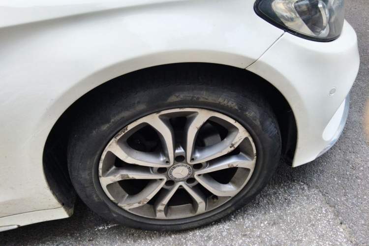 Used Mercedes-Benz C-Class 2015 Revised C 200 L Sport Edition Right Front Wheel Hub