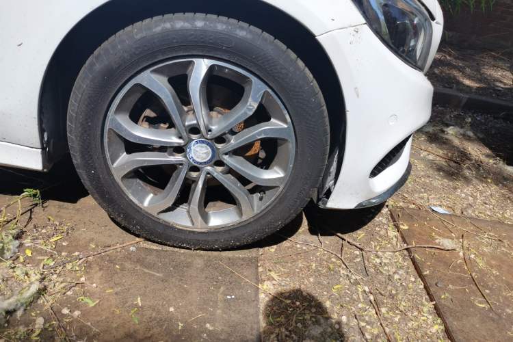 Used Mercedes-Benz C-Class 2015 C 200 L Sport Edition Right Front Wheel Hub
