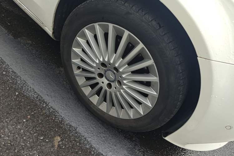 Used Mercedes-Benz C-Class 2015 C 200 L Right Front Wheel Hub