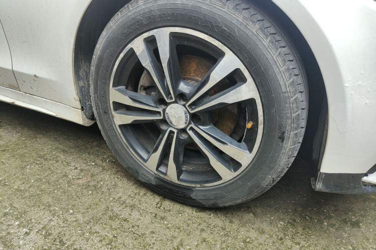 Used Mercedes-Benz C-Class 2015 C 200 Sport Edition Right Front Wheel Hub