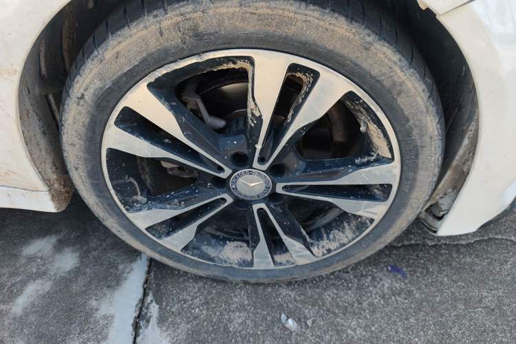 Used Mercedes-Benz C-Class 2015 C 200 Sport Edition 4MATIC Right Front Wheel Hub