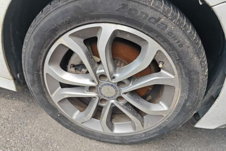 Used Mercedes-Benz C-Class 2015 Revised C 200 L Sport Edition Right Front Wheel Hub