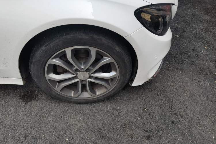 Used Mercedes-Benz C-Class 2015 C 180 L Sport Edition Right Front Wheel Hub