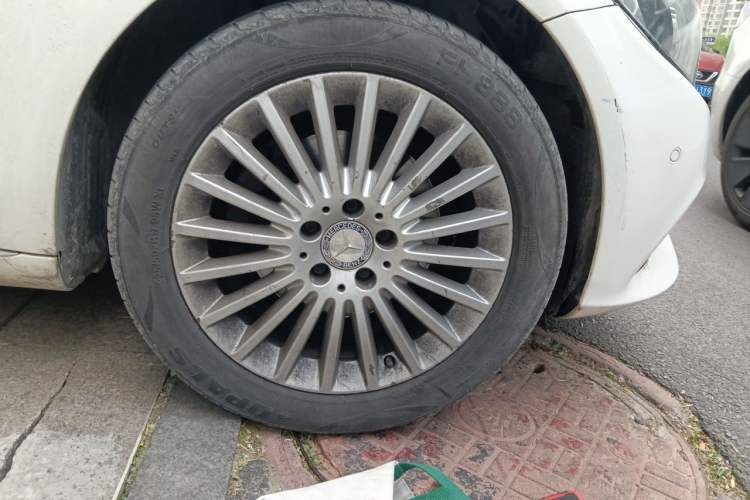 Used Mercedes-Benz C-Class 2015 Facelift C 180 L Right Front Wheel Hub