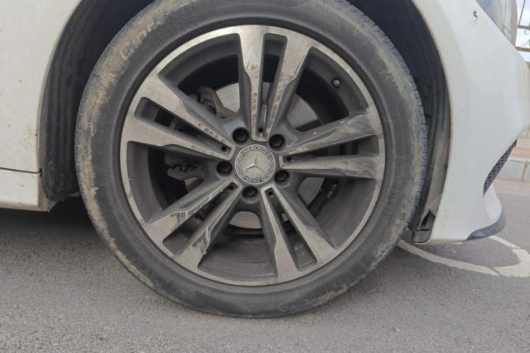 Used Mercedes-Benz C-Class 2015 C 200 Sport Edition Right Front Wheel Hub