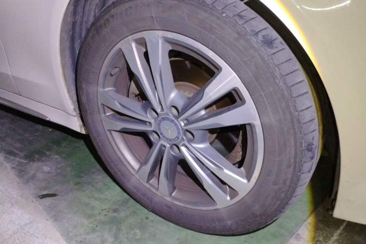 Used Mercedes-Benz C-Class 2015 Revised C 200 L Sport Edition Right Front Wheel Hub