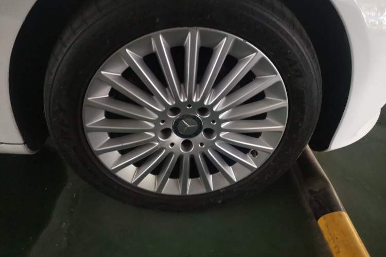 Used Mercedes-Benz C-Class 2015 C 200 L Right Front Wheel Hub