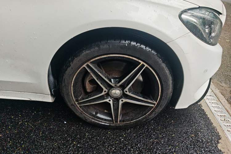 Used Mercedes-Benz C-Class 2015 C 300 Sport Edition Right Front Wheel Hub