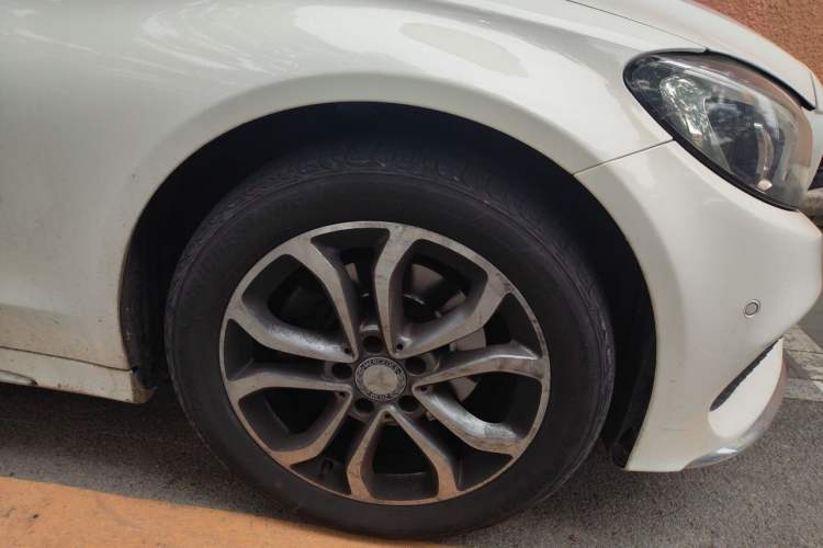 Used Mercedes-Benz C-Class 2015 Restyled C 180 L Sport Edition Right Front Wheel Hub