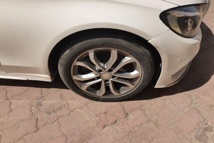Used Mercedes-Benz C-Class 2015 Revised C 200 L Sport Edition Right Front Wheel Hub