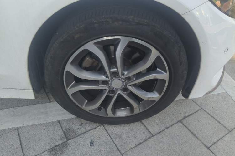 Used Mercedes-Benz C-Class 2015 C 180 L Sport Edition Right Front Wheel Hub