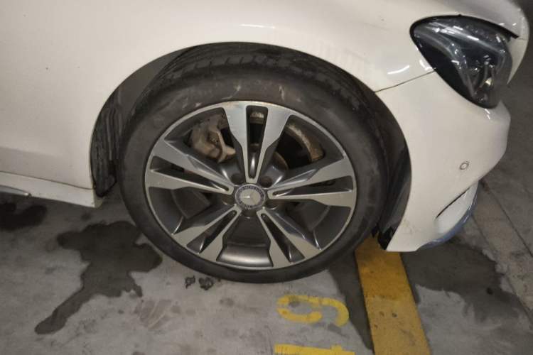 Used Mercedes-Benz C-Class 2015 C 200 L 4MATIC Sport Edition Right Front Wheel Hub