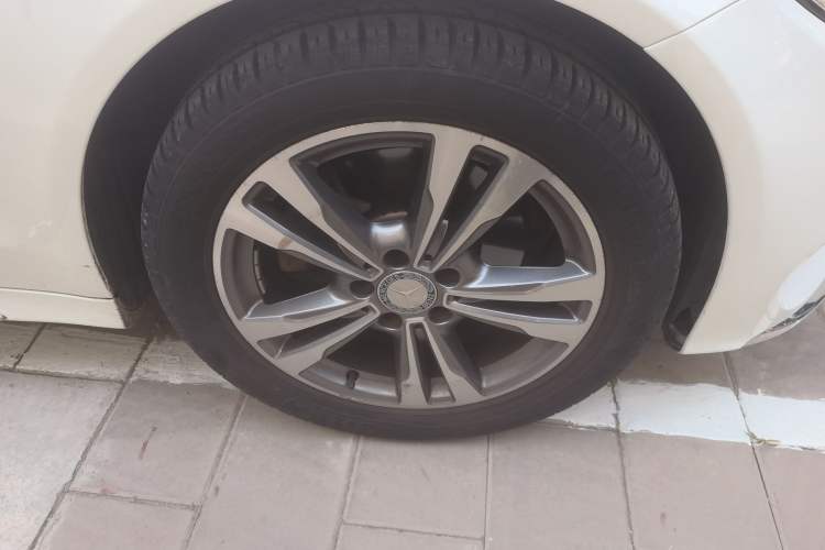 Used Mercedes-Benz C-Class 2015 Revised C 200 L Sport Edition Right Front Wheel Hub