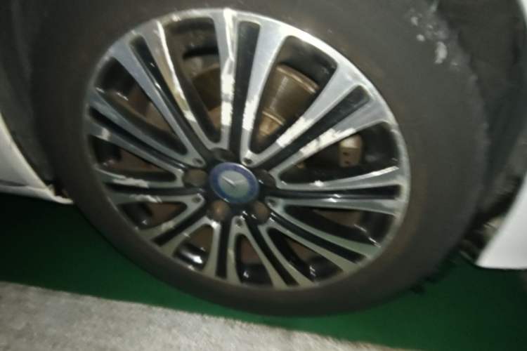 Used Mercedes-Benz C-Class 2015 Revised C 200 L Sport Edition Right Front Wheel Hub