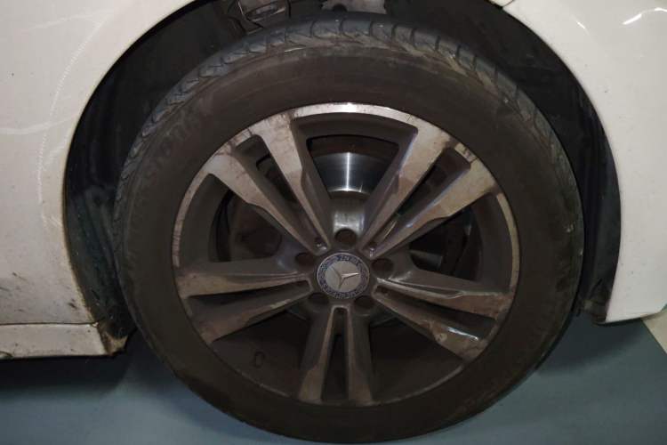 Used Mercedes-Benz C-Class 2015 Revised C 200 L Sport Edition Right Front Wheel Hub